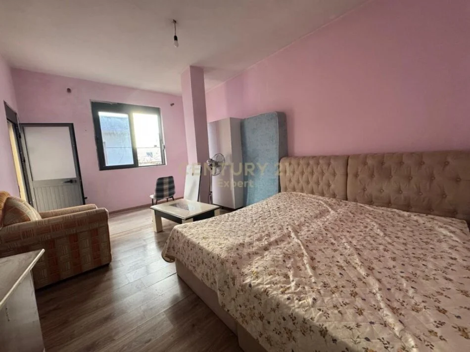 Tirane, jepet me qera apartament 2+1 Kati 3, 150 m² 700 € (DON BOSKO!)