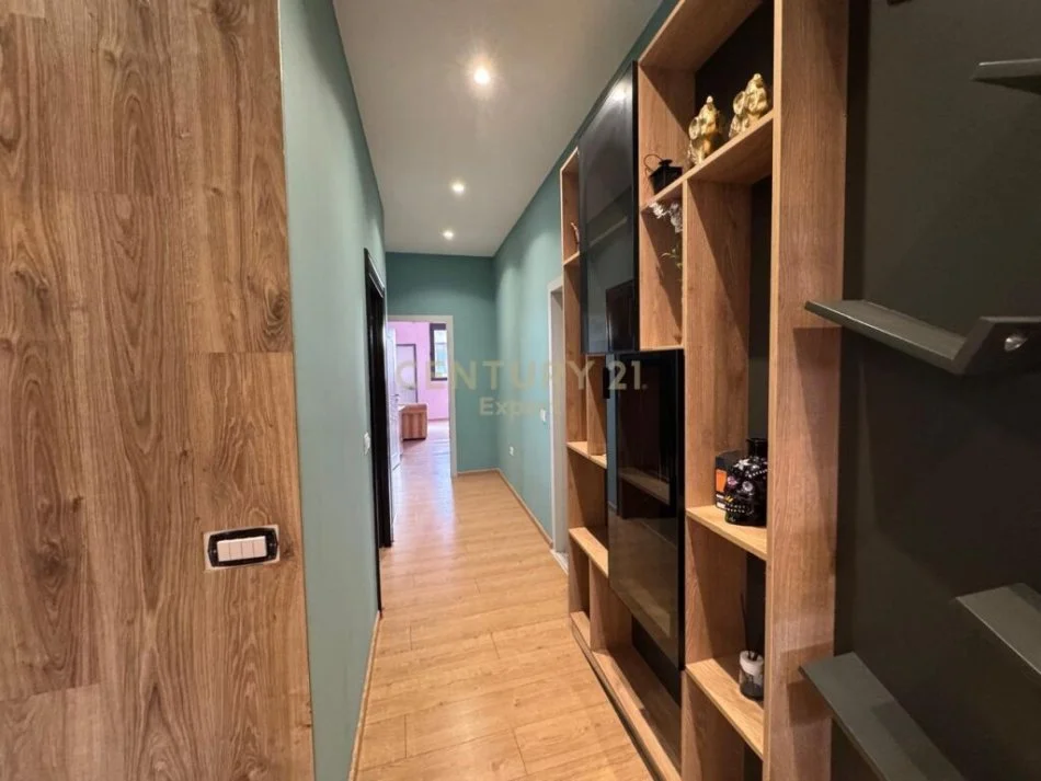 Tirane, jepet me qera apartament 2+1 Kati 3, 150 m² 700 € (DON BOSKO!)