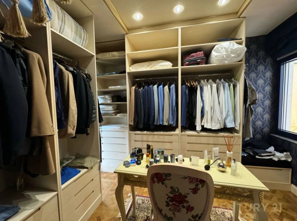 Tirane, jepet me qera apartament 2+1+Ballkon Kati 6, 140 m² 1.500 € (Komuna e Parisit)