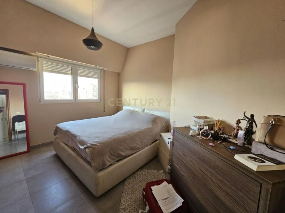 Tirane, shitet apartament 2+1 Kati 8, 95 m² 210.000 € (Selvia)