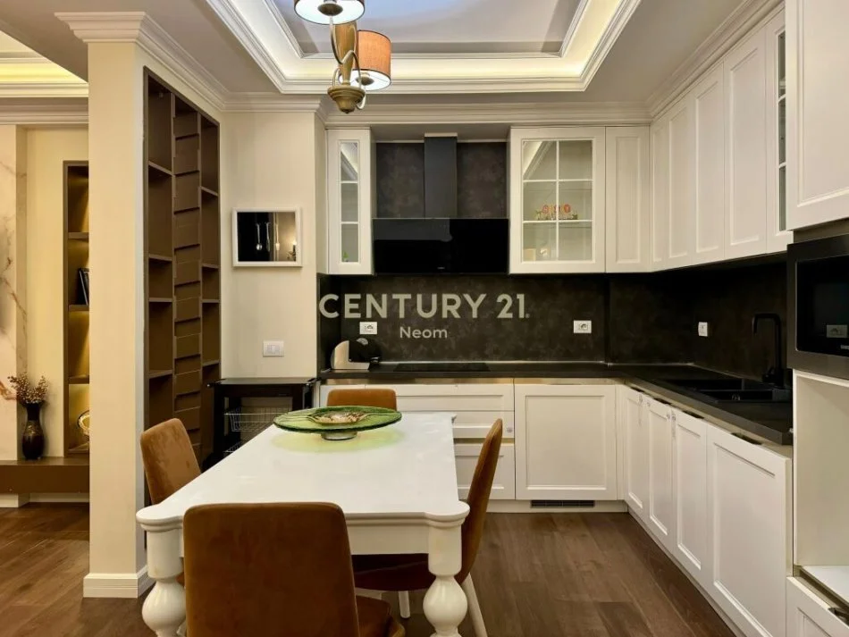 Tirane, shitet apartament 2+1 Kati 2, 100 m² 375.000 € (Neom106401)