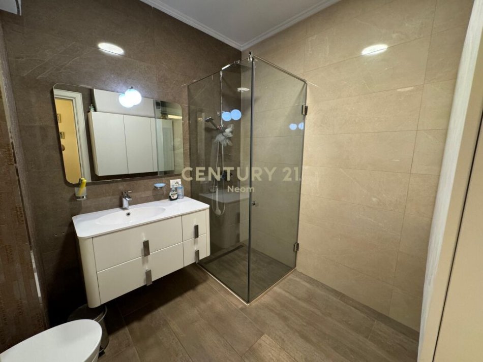 Tirane, shitet apartament 2+1 Kati 2, 100 m² 375.000 € (Neom106401)