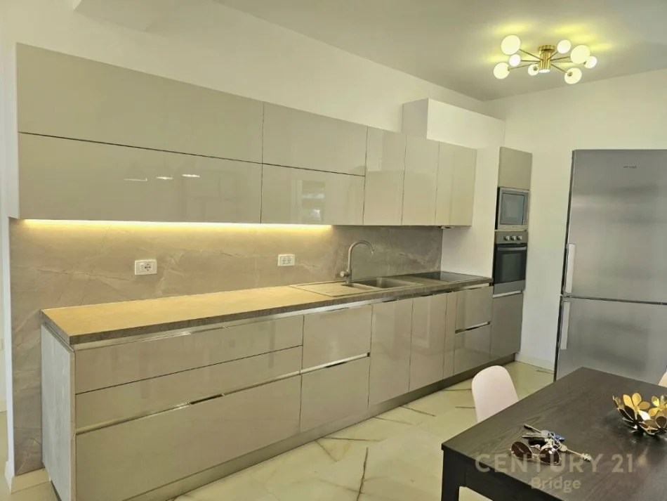 Tirane, jepet me qera apartament Dublex Kati 1, 126 m² 800 € (Kompleks Rezidencial Premium, Kodra e Diellit)