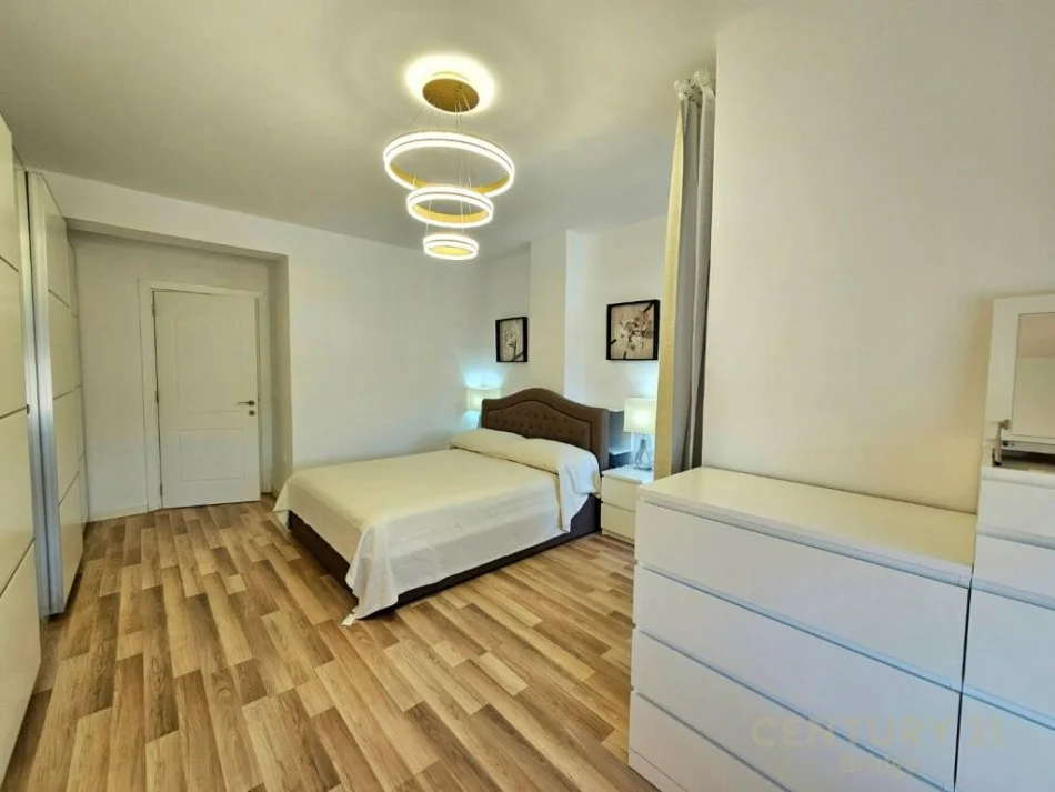 Tirane, jepet me qera apartament Dublex Kati 1, 126 m² 800 € (Kompleks Rezidencial Premium, Kodra e Diellit)