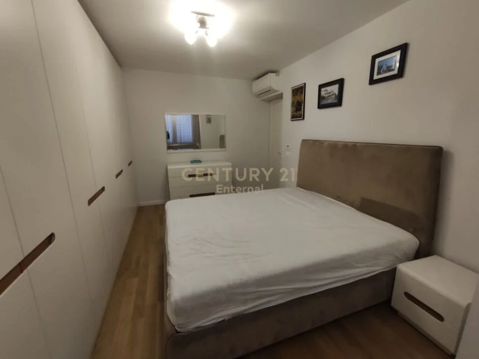 Tirane, jepet me qera apartament 2+1 ,kati 2, 90 m² 750 € (21 Dhjetori)
