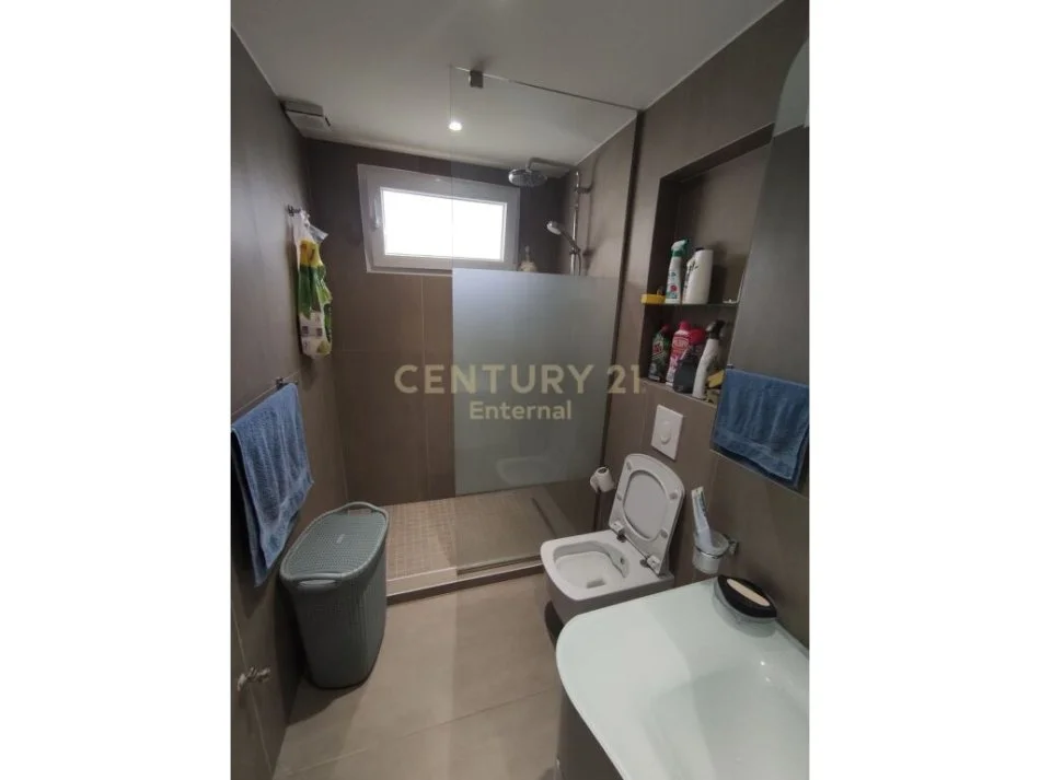 Tirane, jepet me qera apartament 2+1 ,kati 2, 90 m² 750 € (21 Dhjetori)