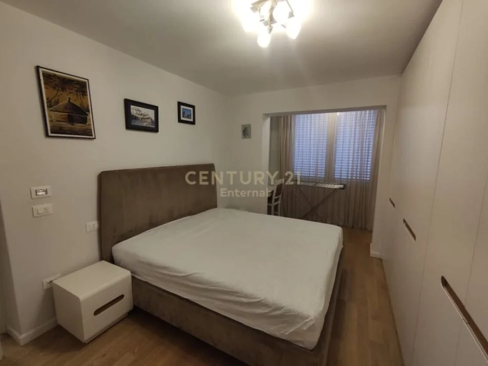 Tirane, jepet me qera apartament 2+1 ,kati 2, 90 m² 750 € (21 Dhjetori)