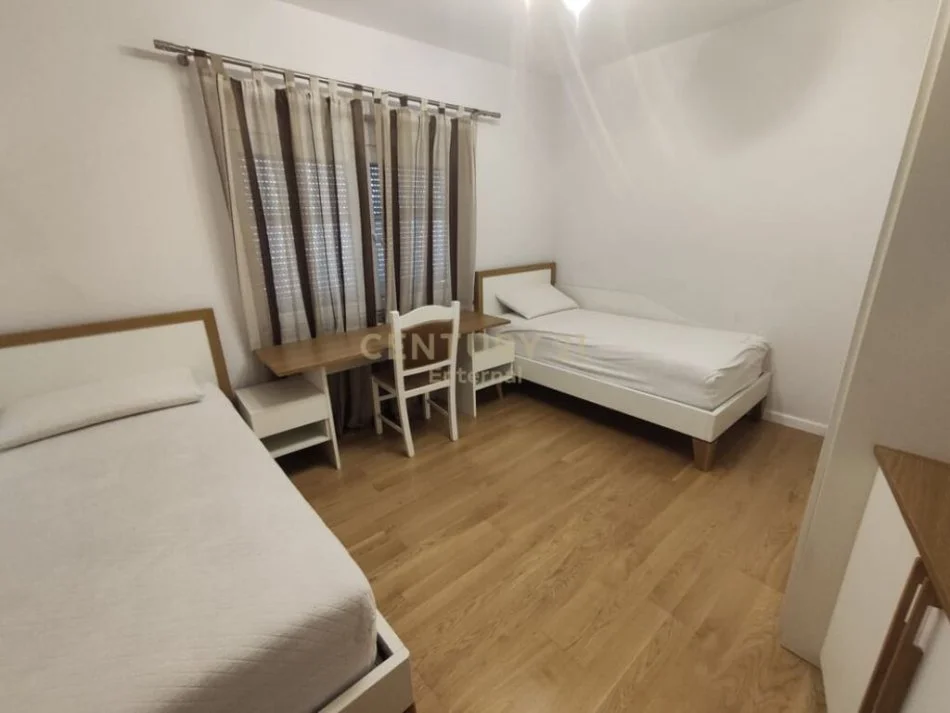 Tirane, jepet me qera apartament 2+1 ,kati 2, 90 m² 750 € (21 Dhjetori)