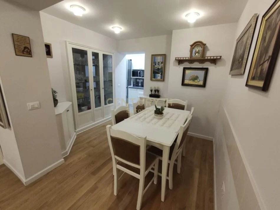 Tirane, jepet me qera apartament 2+1 ,kati 2, 90 m² 750 € (21 Dhjetori)