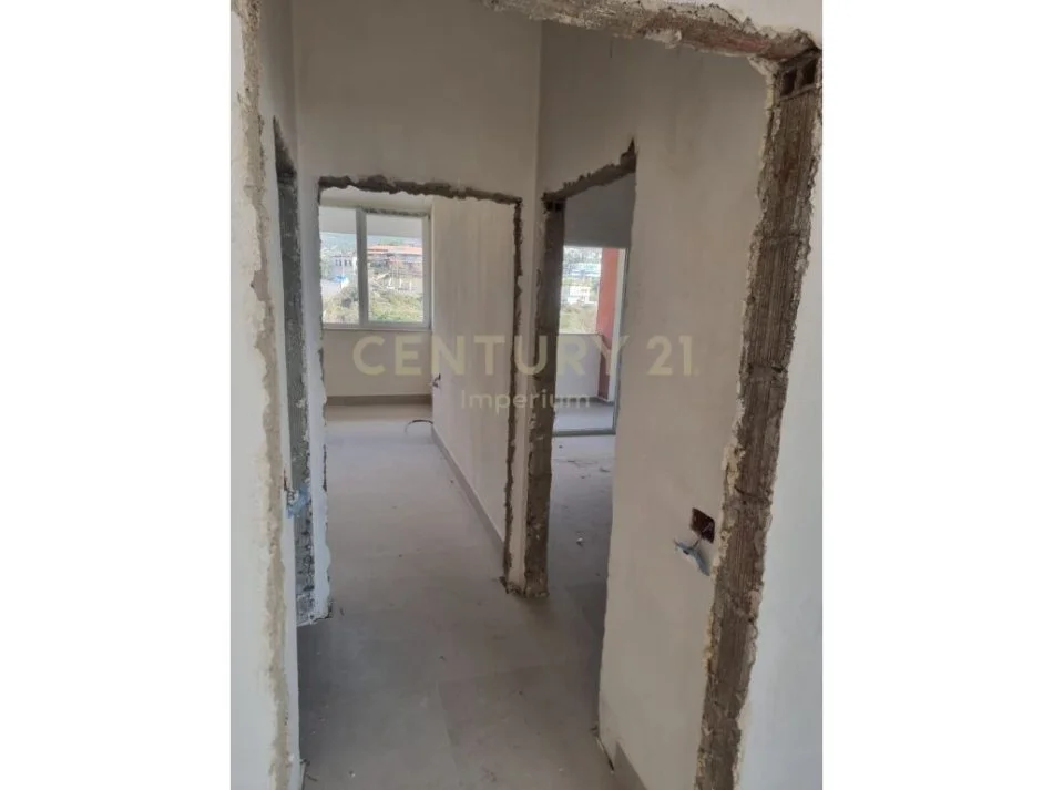 Tirane, shitet apartament 2+1 Kati 5, 120 m² 139.400 € (Fresku)