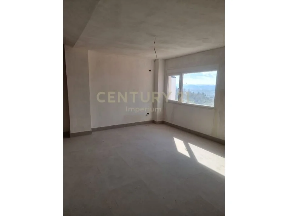 Tirane, shitet apartament 2+1 Kati 5, 120 m² 139.400 € (Fresku)