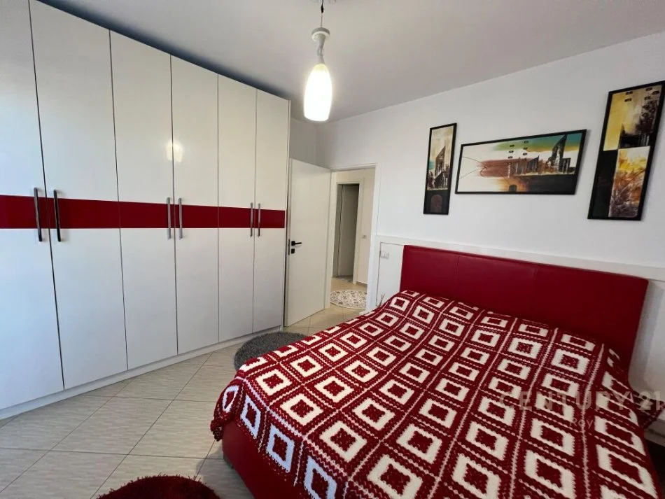 Durres, jepet me qera apartament 2+1 Kati 8, 105 m² 1.050 € (Stacioni i trenit)