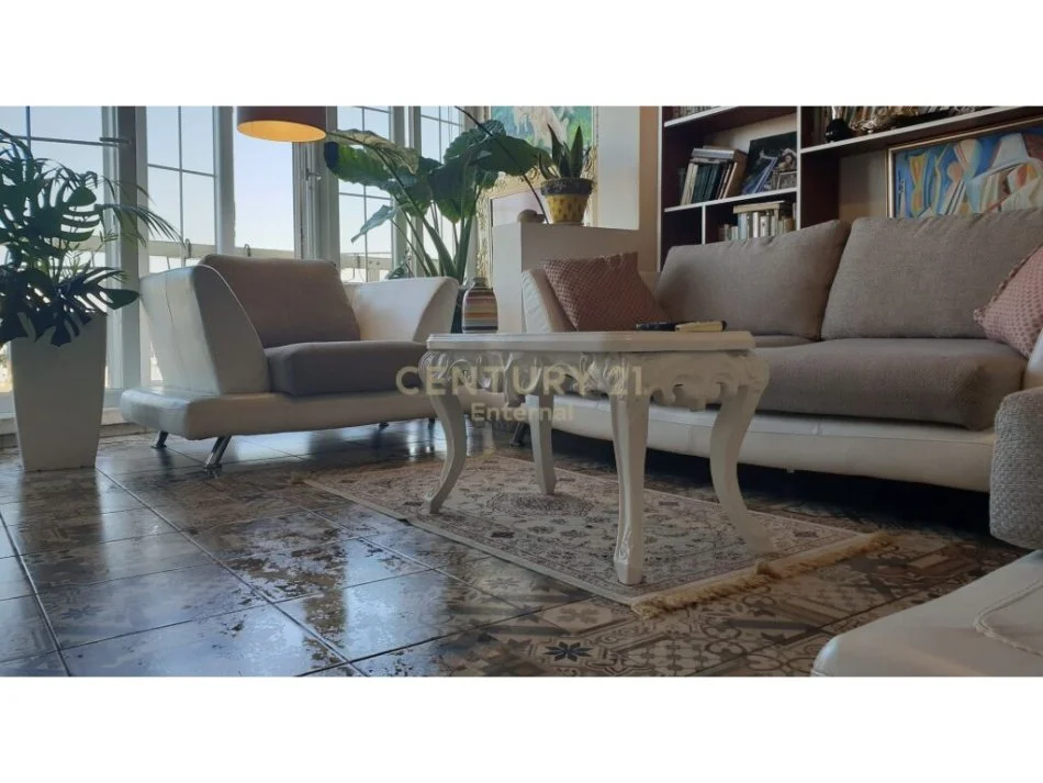 Tirane, jepet me qera apartament 2+1 Kati 4, 90 m² 600 € (Rruga Bardhyl)