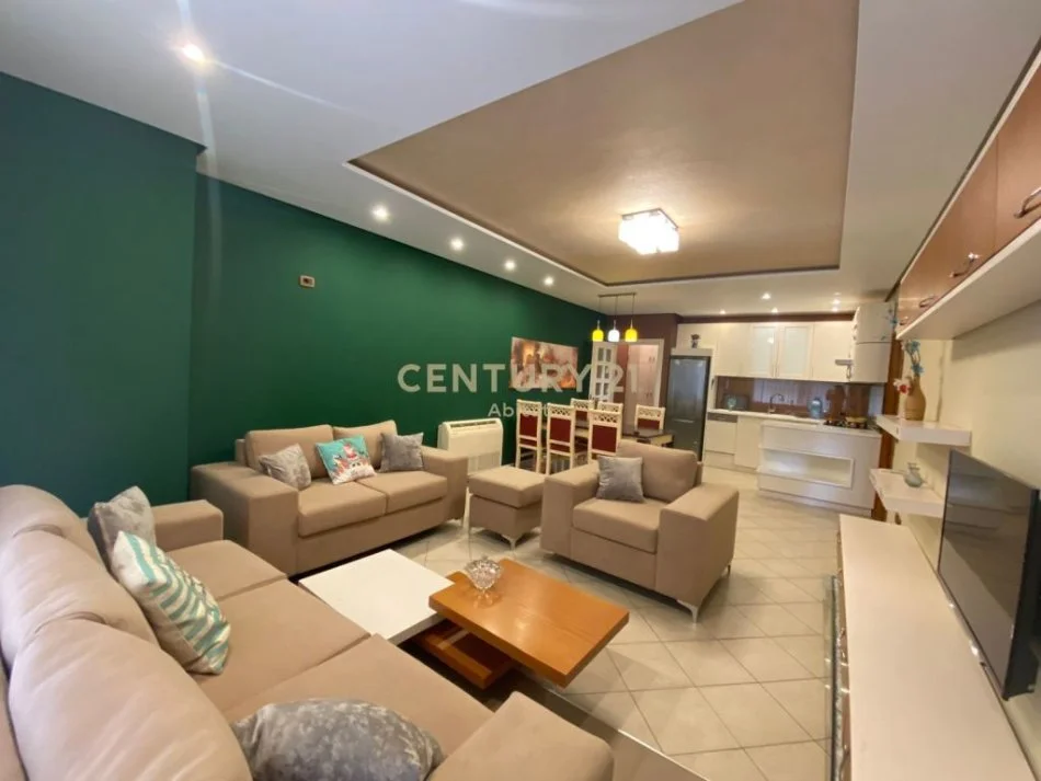 Tirane, jepet me qera apartament 2+1 Kati 9, 105 m² 700 € (21 Djetori)