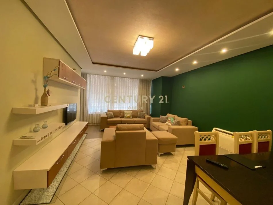 Tirane, jepet me qera apartament 2+1 Kati 9, 105 m² 700 € (21 Djetori)