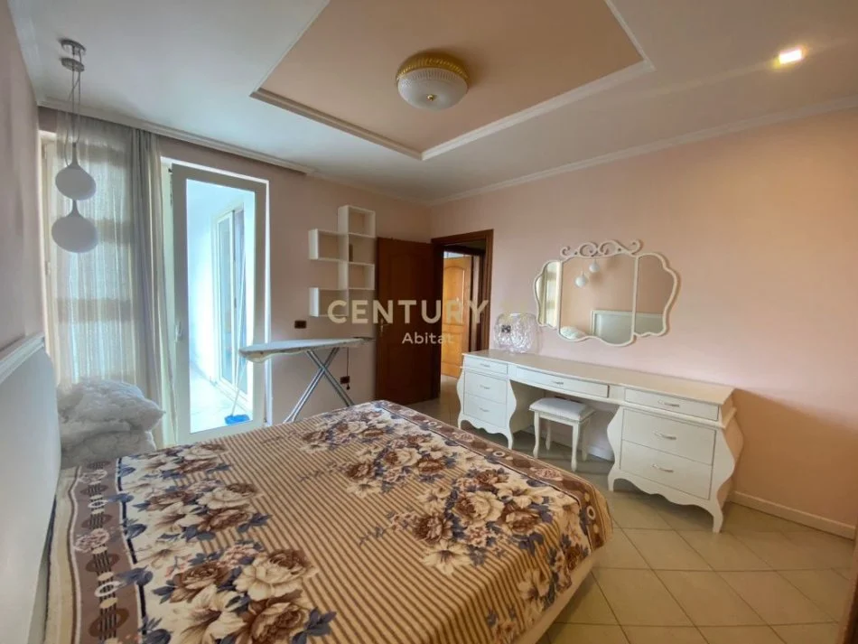 Tirane, jepet me qera apartament 2+1 Kati 9, 105 m² 700 € (21 Djetori)