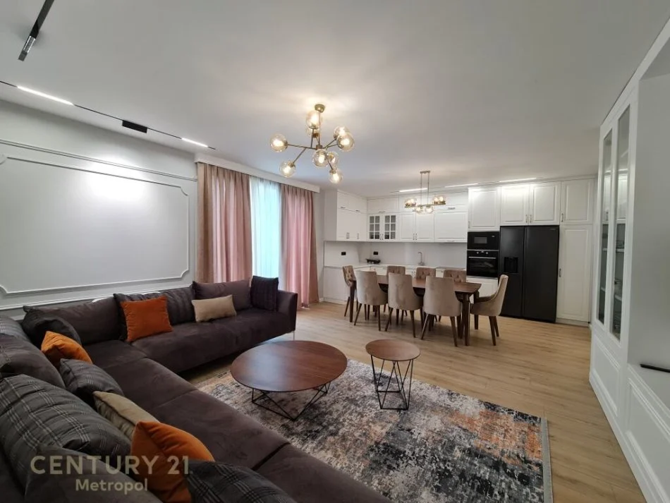 Tirane, jepet me qera apartament 3+1+Ballkon Kati 3, 140 m² 2.400 € (Qendra Tregtare TEG)
