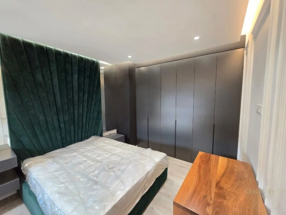 Tirane, jepet me qera apartament 1+1 Kati 9, 80 m² 600 € (Astir)