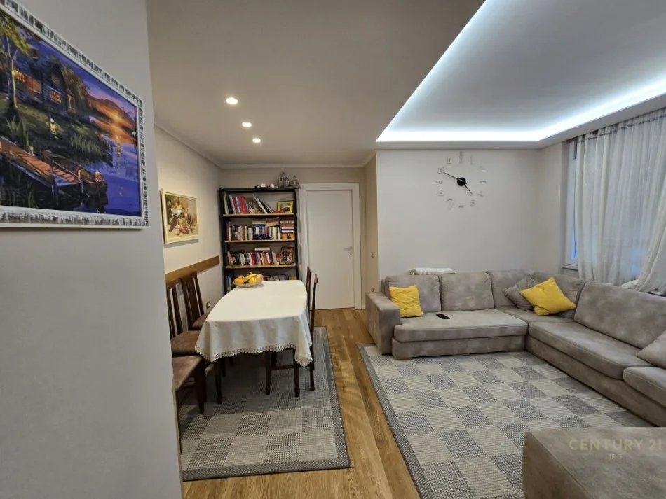 Tirane, shitet apartament 3+1+Ballkon Kati 3, 105 m² 210.000 € (SELVIA)