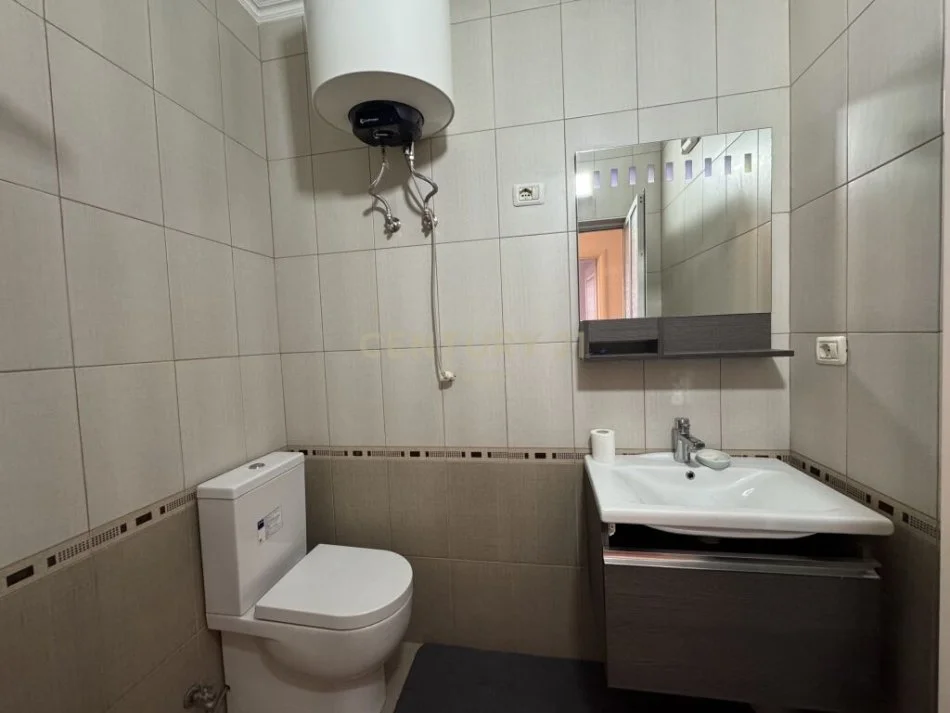Tirane, jepet me qera apartament 2+1 Kati 6, 100 m² 590 € (Brryli)