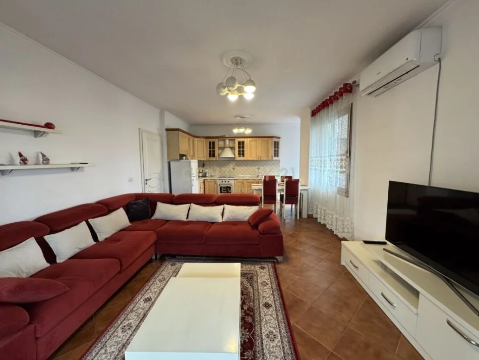 Tirane, jepet me qera apartament 2+1 Kati 6, 100 m² 590 € (Brryli)