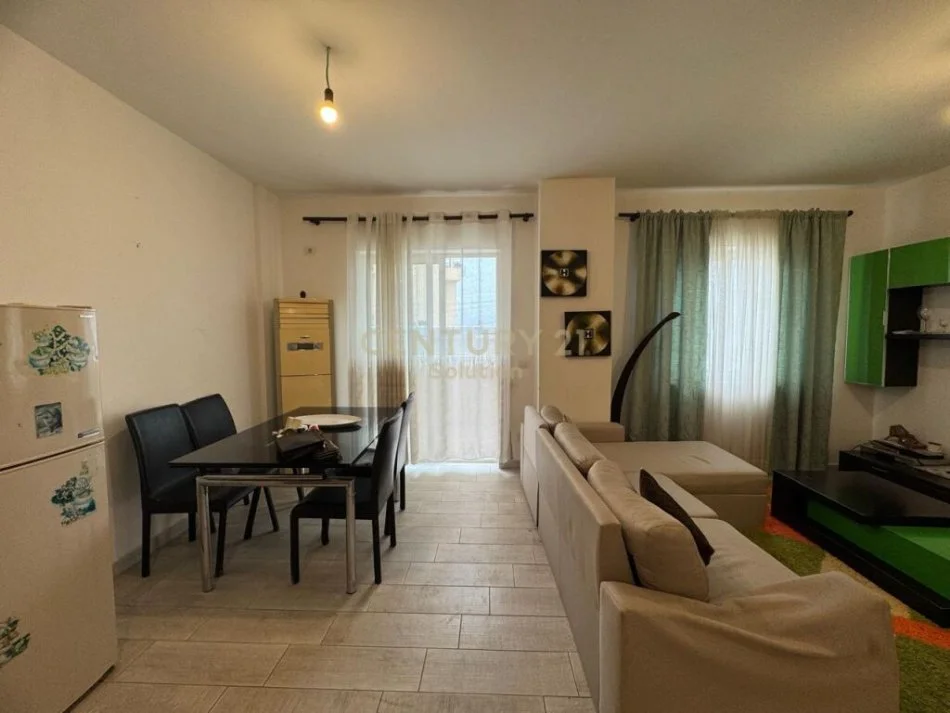 Tirane, jepet me qera apartament 2+1 Kati 3, 100 m² 600 € (Kopshti Botanik)