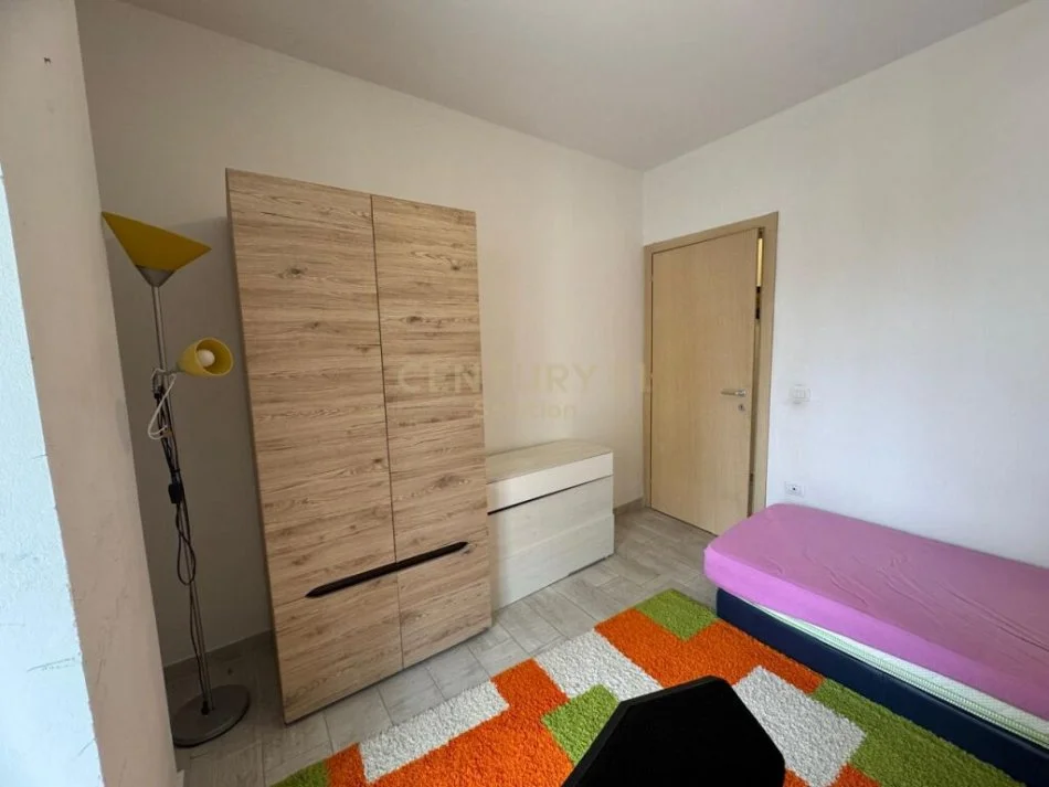 Tirane, jepet me qera apartament 2+1 Kati 3, 100 m² 600 € (Kopshti Botanik)