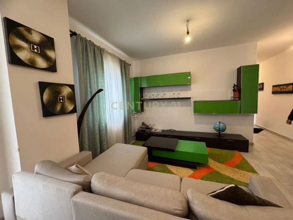 Tirane, jepet me qera apartament 2+1 Kati 3, 100 m² 600 € (Kopshti Botanik)