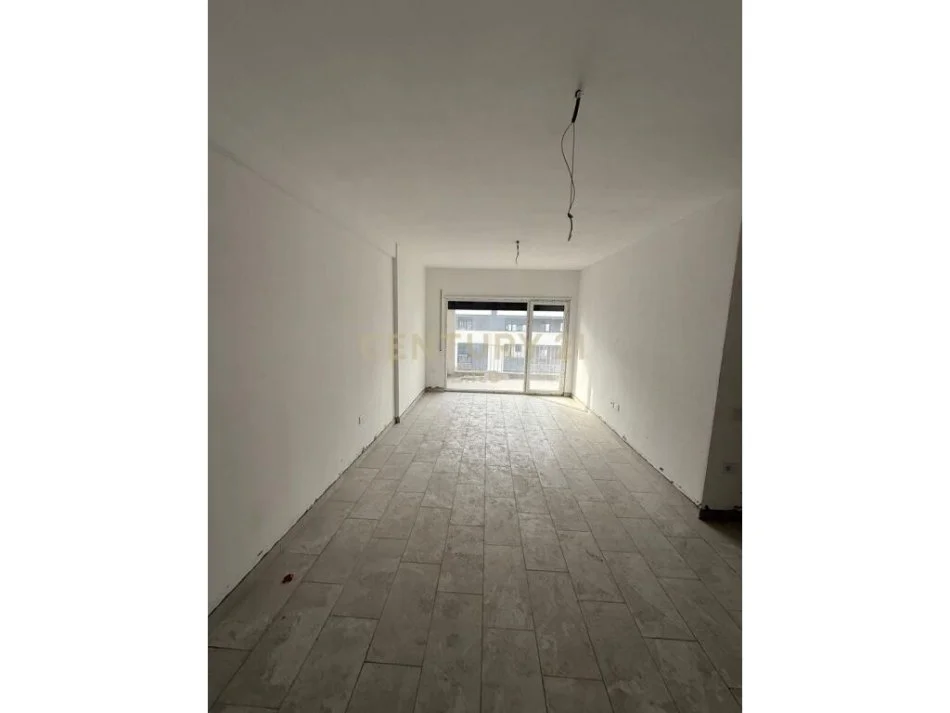 Tirane, shitet apartament 2+1+Ballkon Kati 3, 104 m² 131.950 € (Shkoze)
