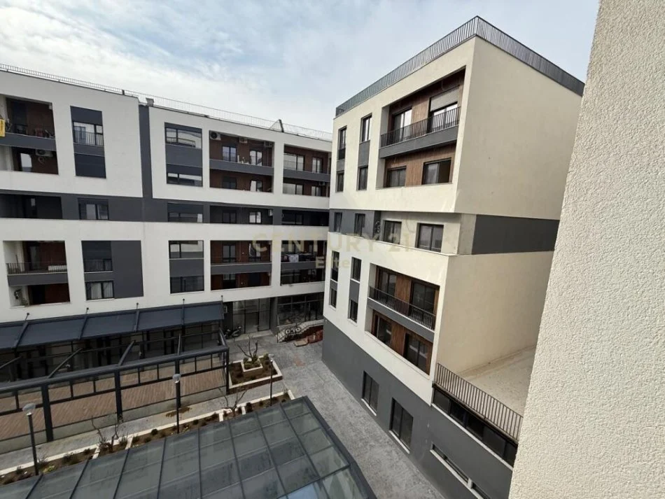 Tirane, shitet apartament 2+1+Ballkon Kati 3, 104 m² 131.950 € (Shkoze)