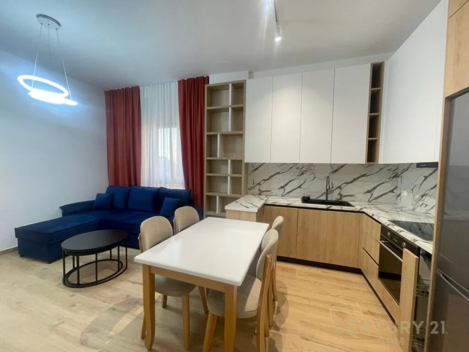 Tirane, jepet me qera apartament 1+1 Kati 8, 60 m² 700 € (pazari i ri)