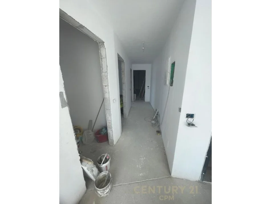 Tirane, jap me qera ZYRE+POST PARKIMI , 200 m² 3.000 € (Lake View Residences, Liqeni i Tiranës)