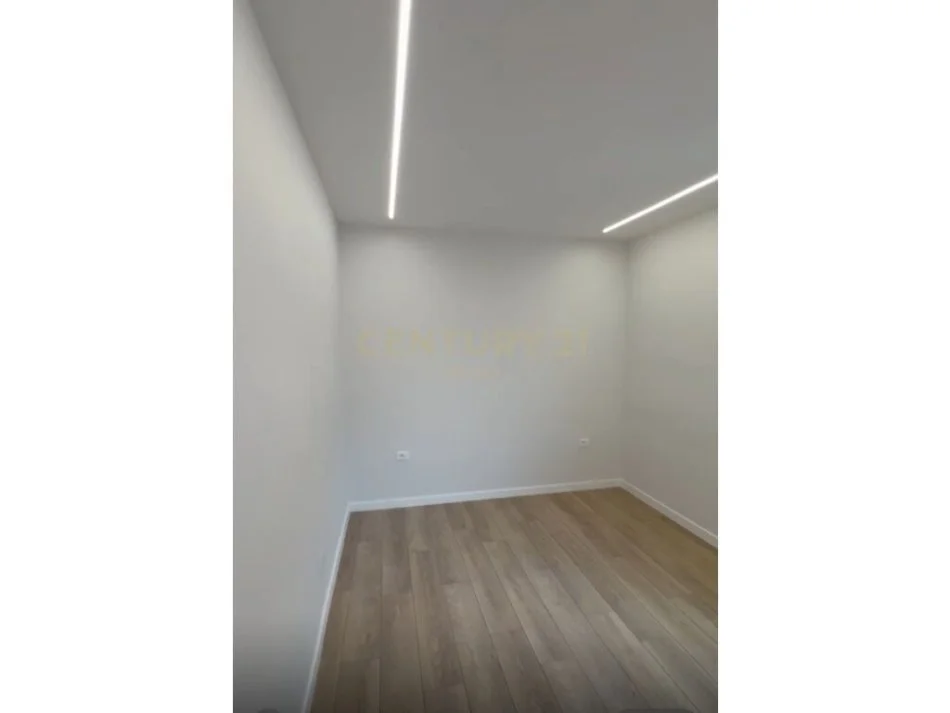 Tirane, shitet apartament 1+1+Ballkon Kati 2, 68 m² 125.000 € (Neom109277)