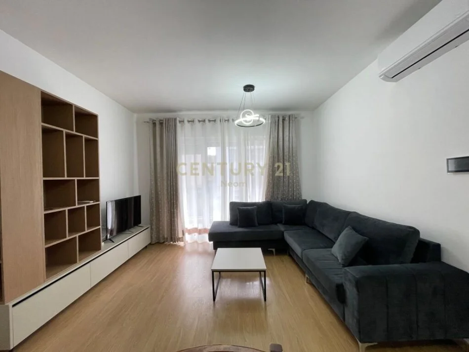 Tirane, jepet me qera apartament 2+1+Aneks+Ballkon Kati 1, 87 m² 1.000 € (Neom109479)