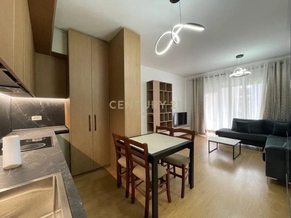 Tirane, jepet me qera apartament 2+1+Aneks+Ballkon Kati 1, 87 m² 1.000 € (Neom109479)