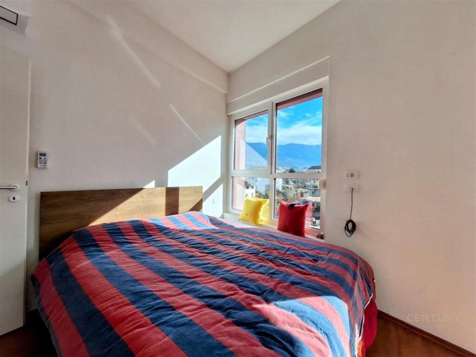 Tirane, jepet me qera apartament 2+1+Ballkon Kati 5, 95 m² 550 € (Kompleksi Mangalem)