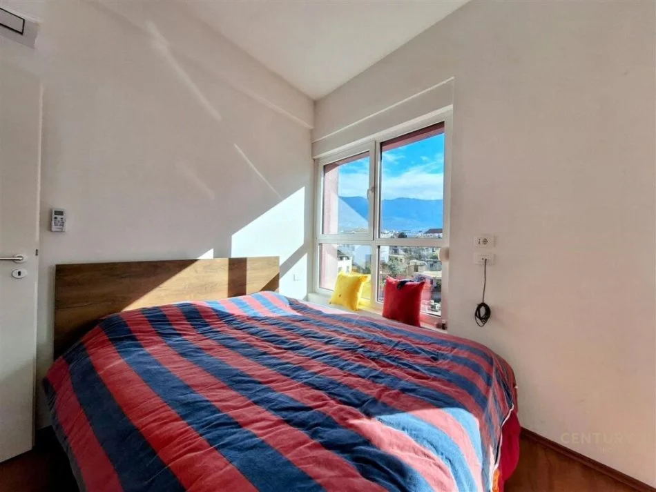 Tirane, jepet me qera apartament 2+1+Ballkon Kati 5, 95 m² 550 € (Kompleksi Mangalem)