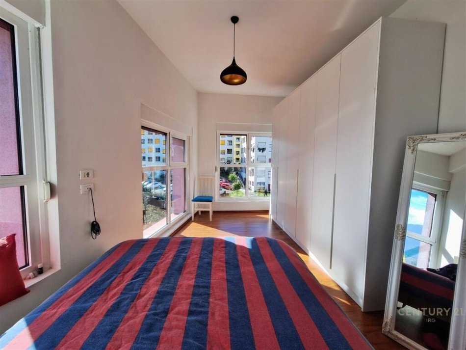 Tirane, jepet me qera apartament 2+1+Ballkon Kati 5, 95 m² 550 € (Kompleksi Mangalem)