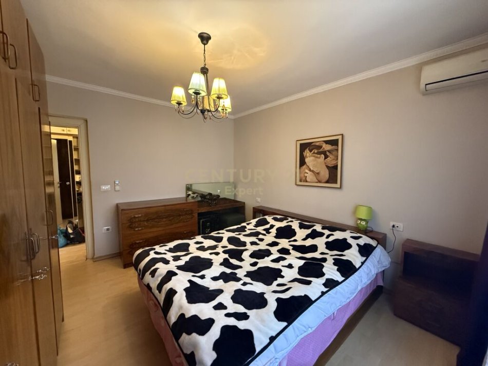 Tirane, jepet me qera apartament 2+1 Kati 4, 70 m² 600 € (Myslym Shyr)