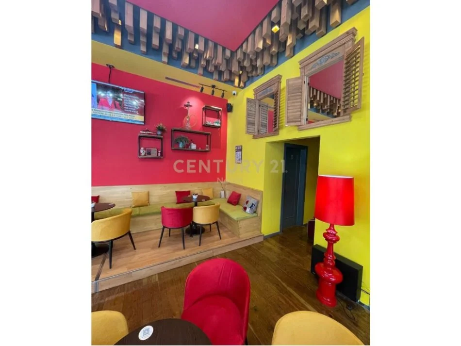 Tirane, shitet lokal Kati 0, 110 m² (Neom109462)