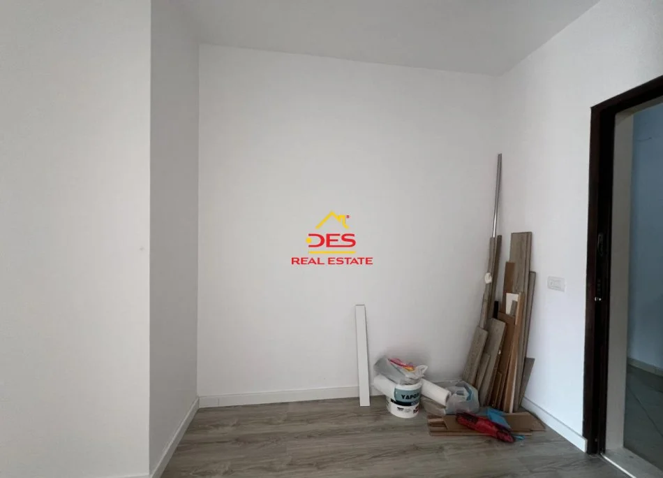 Vlore, shitet apartament 1+1+Ballkon Kati 6, 84 m² 103.000 € (Bulevardi Ismail Qemali)