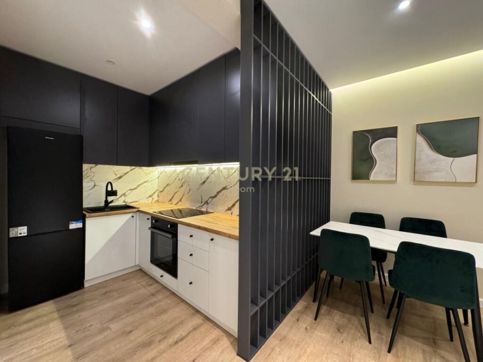 Tirane, jepet me qera apartament 1+1 Kati 5, 65 m² 700 € (hoxha tahsim)