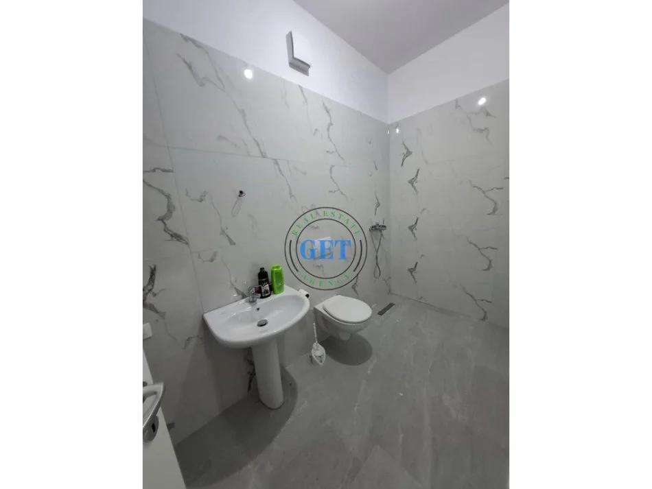 Durres, shitet apartament 1+1 Kati 1, 51 m² 63.000 € (pranë Shkollës "Bajram Curri" Plazh)
