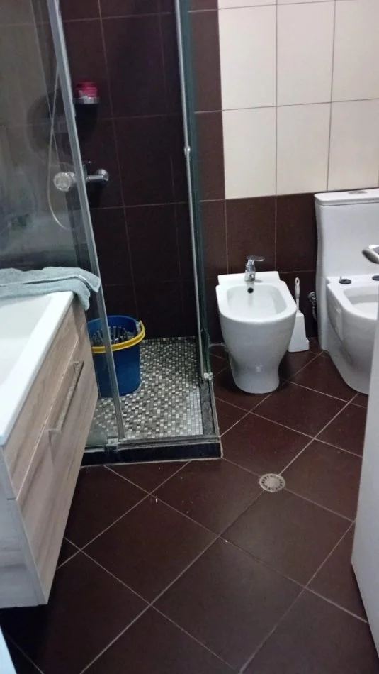 Tirane, jepet me qera apartament 2+1+Ballkon Kati 4, 90 m² 550 € (Kodra e Diellit)