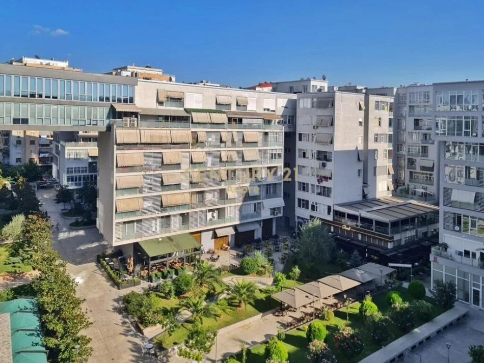 Tirane, shes ambjent biznesi , 75 m² 330.000 € (Komuna e Parisit)