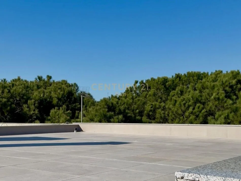 Durres, shitet apartament 2+1 Kati 3, 206 m² 180.000 € (Pishat e Buta, Golem)