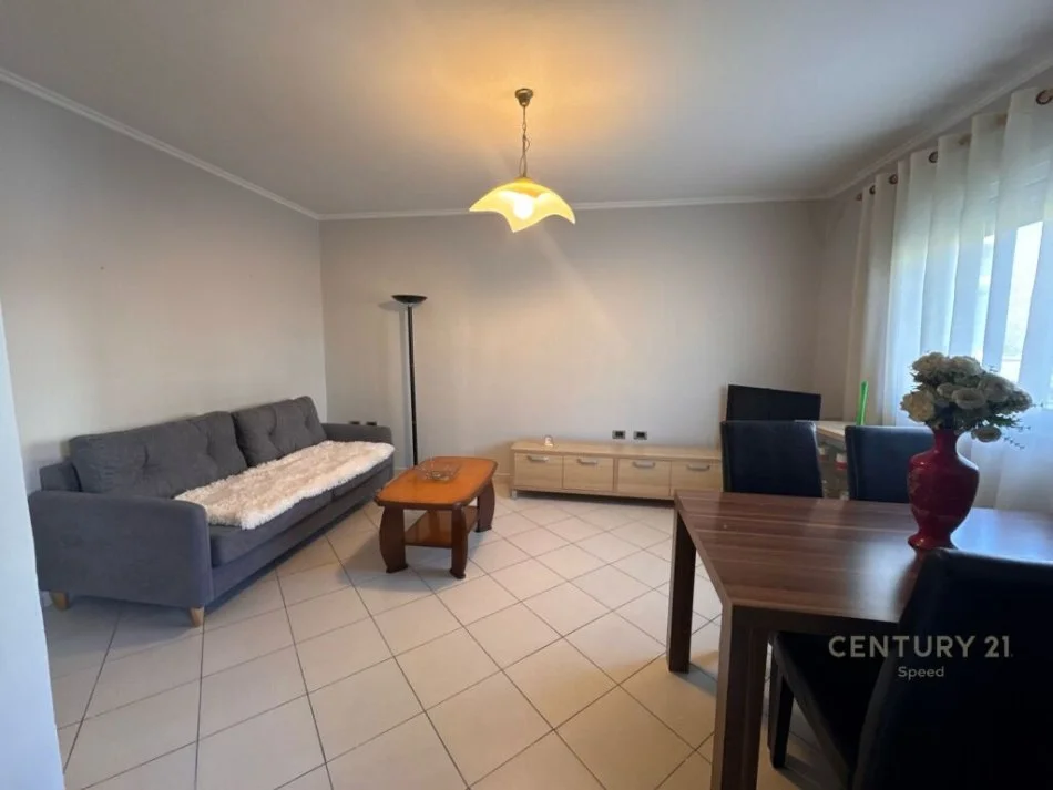 Tirane, shitet apartament Kati 1, 73 m² 