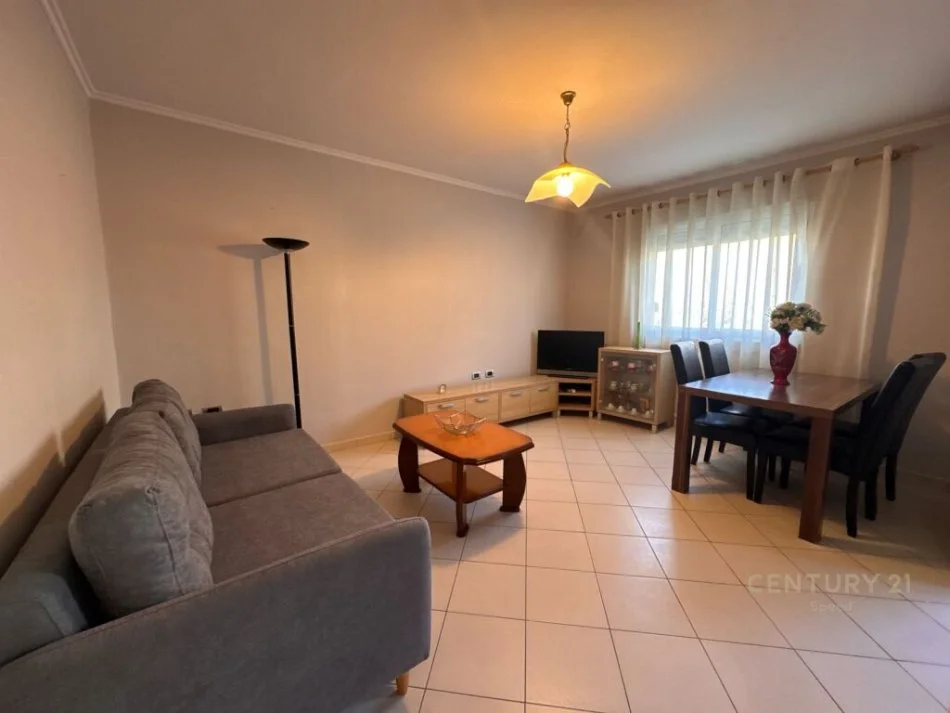 Tirane, shitet apartament Kati 1, 73 m² 