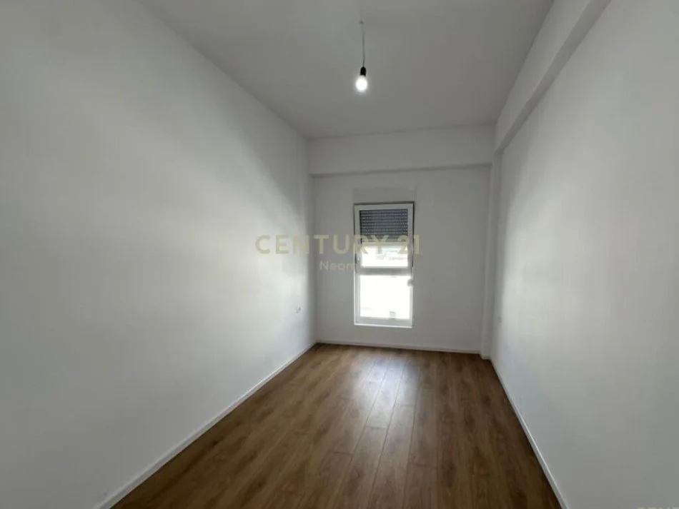 Tirane, shitet apartament 2+1+Aneks+Ballkon Kati 7, 89 m² 142.000 € (Neom109900)