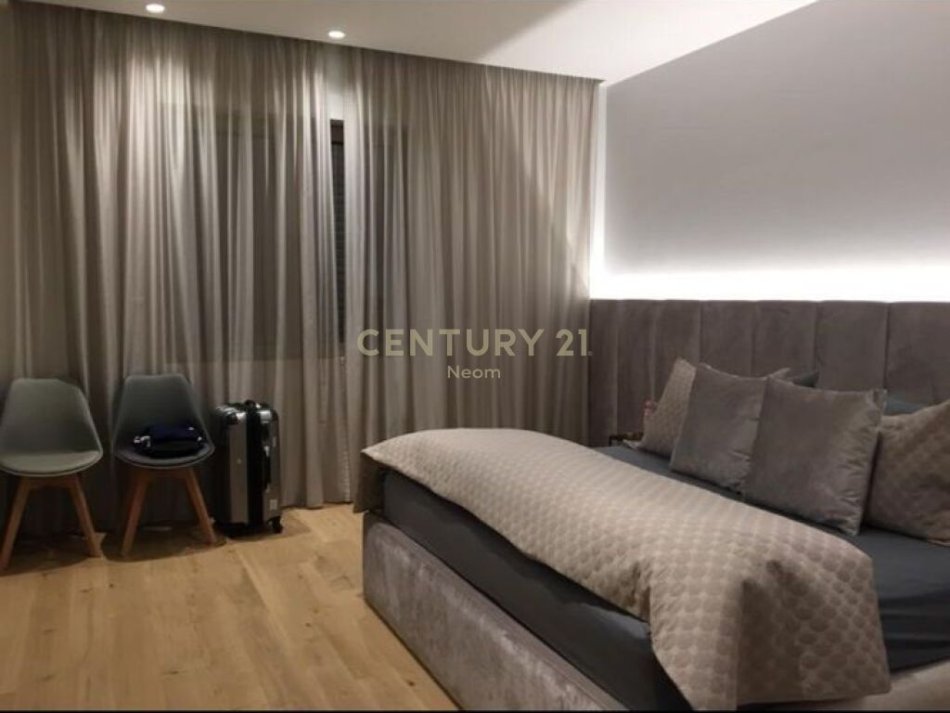 Tirane, jap me qera apartament 1+1 , 100 m² 1.000 € (Liqeni i Tiranës)